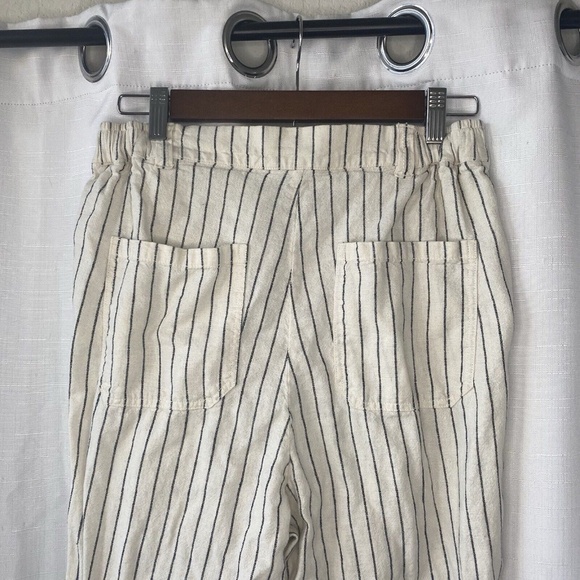 Fat Face Women’s Pendeen Linen Blend Wide Leg Trousers in Cream - Picture 7 of 10